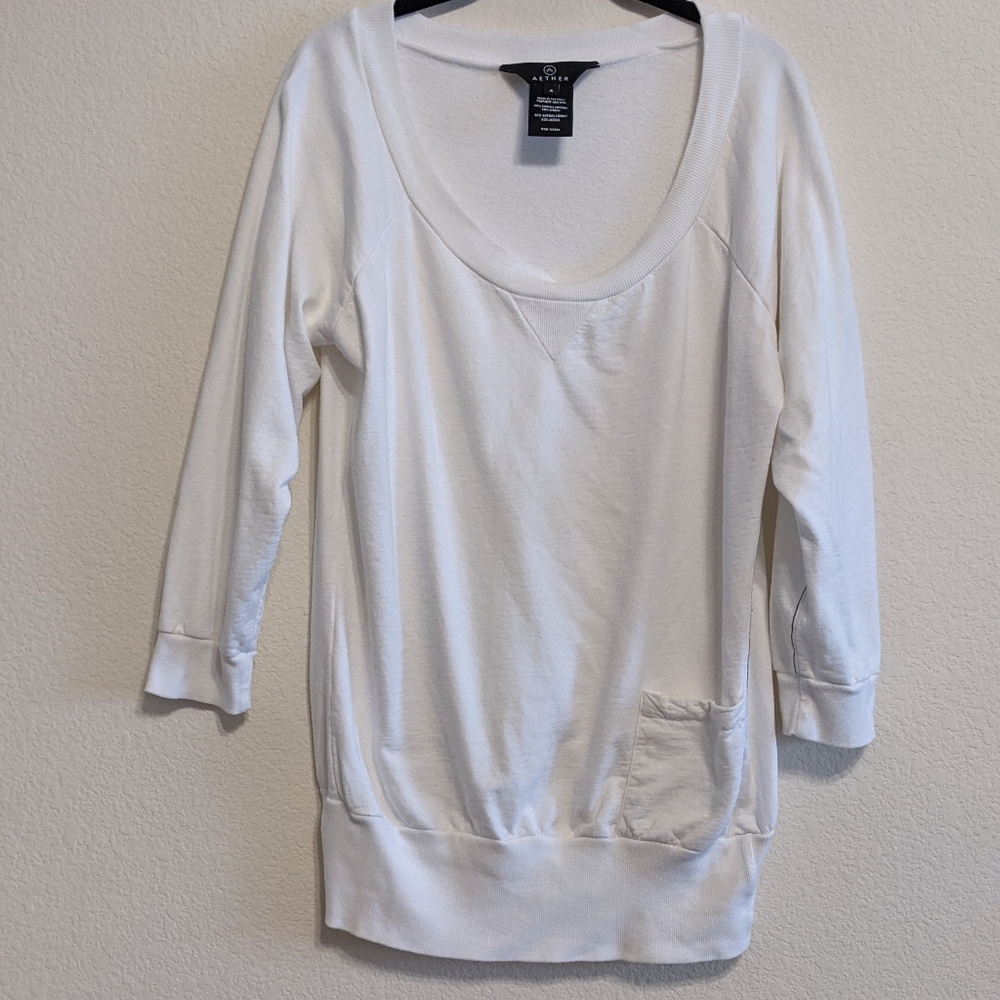 Aether women's white pullover sweatshirt Size 4